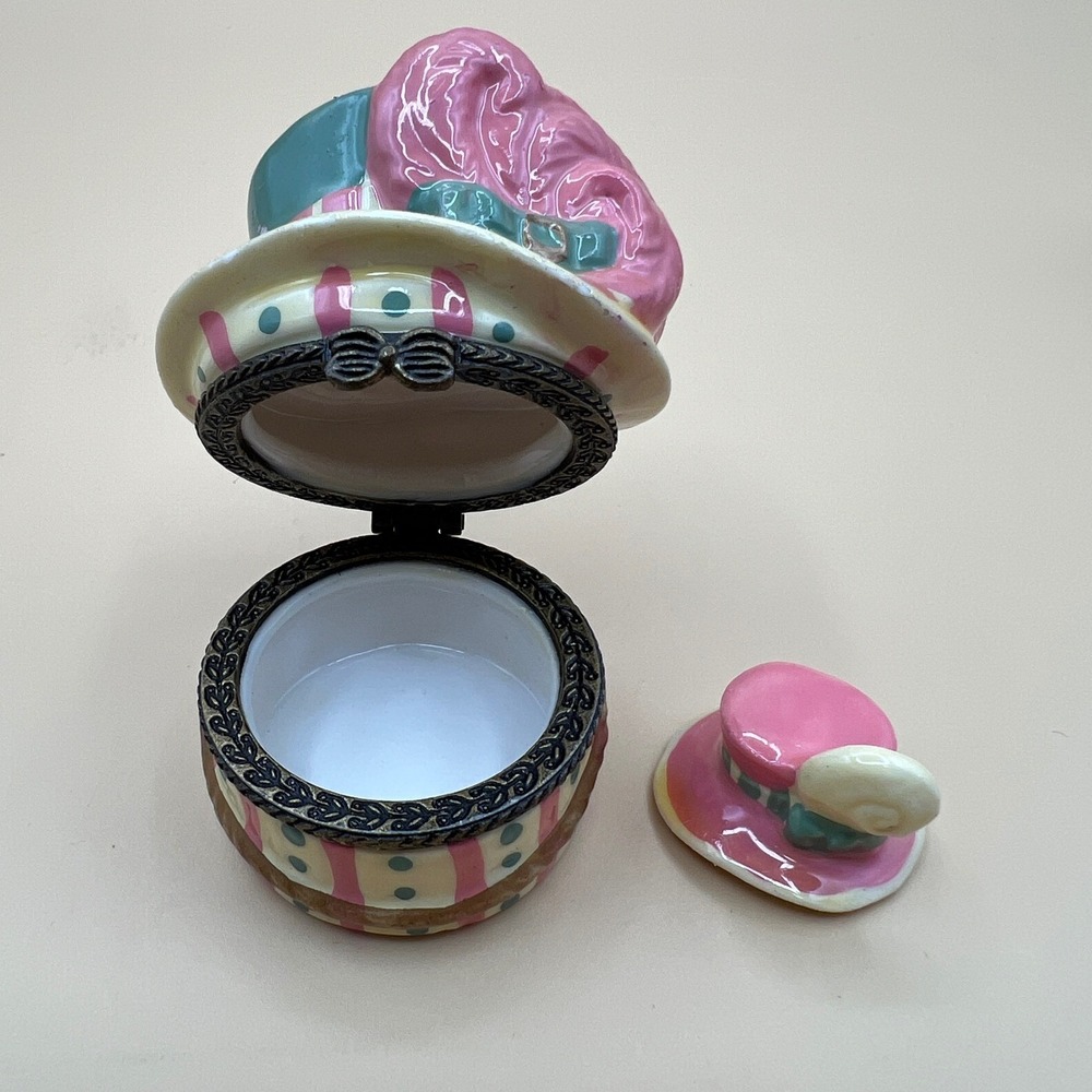 Vintage Ceramic Hinged Trinket Box Victorian Hat with Plume and Mini Hat Inside - Picture 3 of 5